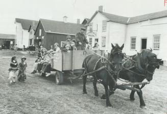 History in action was the idea of the display of early farm equipment and pioneer crafts that drew almost 3,000 persons to the Pickering Museum over t(...)