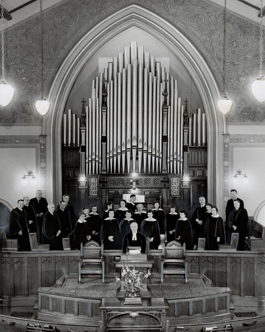 Interior view of St. John's church shows Mr. Pawson at the pulpit, flanked by the choir and organist. Chancel plan, says R. P. Stouffer, secretary of (...)