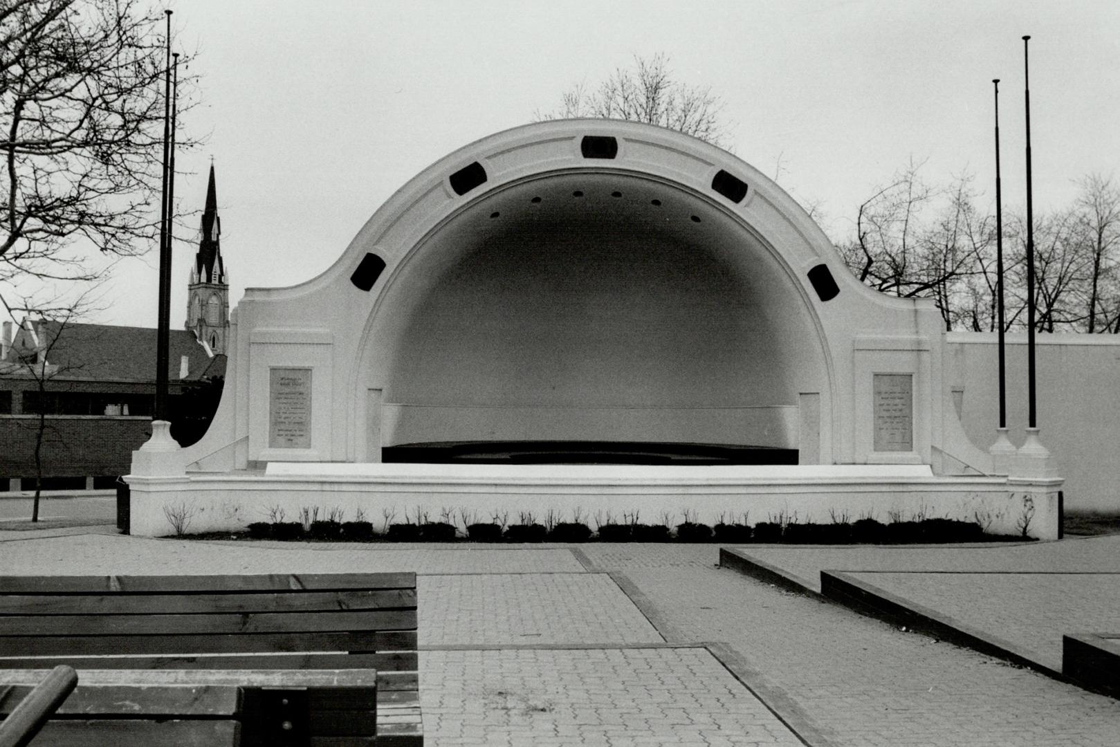 Oshawa Memorial Pk McLaughlin Bandshell