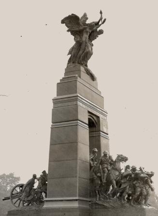 Memorial in Hyde Park(...)