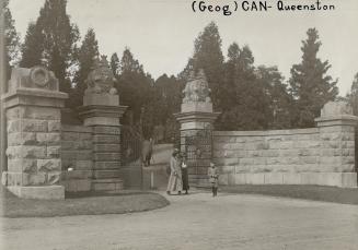 Entrance to Park at Queenston Heights