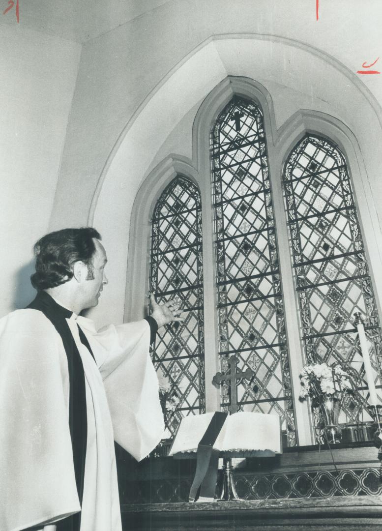 1839 Windows in Sutton Church. The stained-glass windows in St. George's Anglican Church near Sutton, shown by the rector, Rev. Charles Edwards, were (...)
