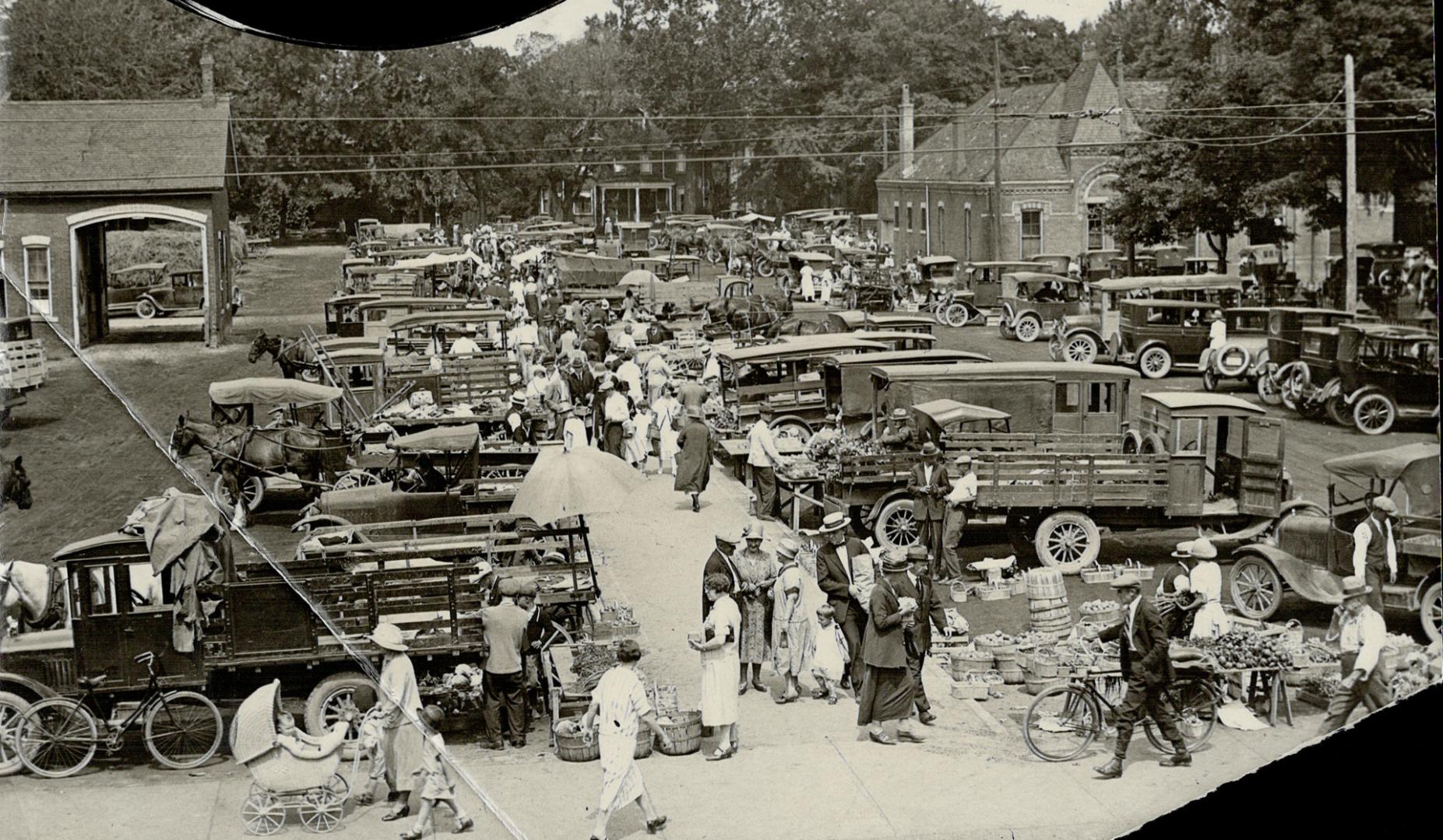 The busy market at St. Catharines