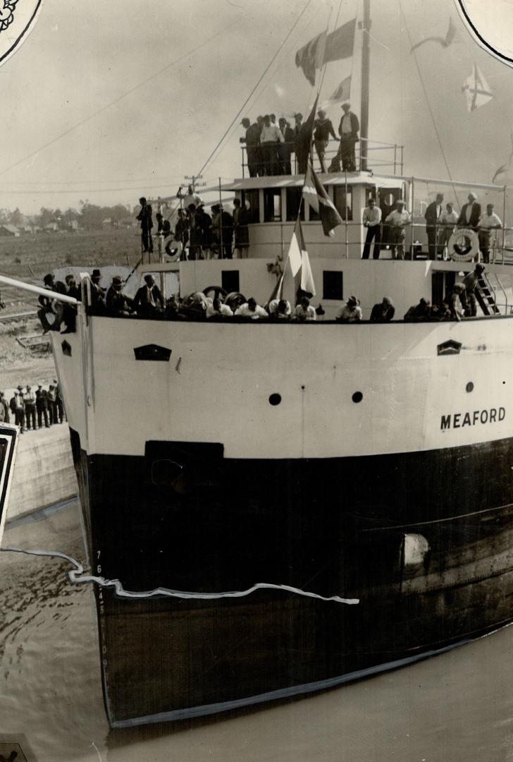 S.S. Meaford breaks ribbon as welland gates swing open. History was made in the world of transportation yesterday, when lock No. 8 of the new Welland (...)