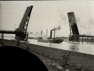 The double jack knife bridge over the new Welland canal near St
