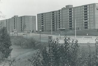 Swiss court, a complex of two identical apartment buildings overlooking Rowntree Mills Park and the Humber Valley, has rental apartments in one buildi(...)