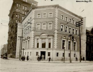 Dominion Bank, Queen and Bay streets
