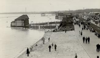 Canada - Ontario - Toronto - Beaches - Sunnyside 1940-59