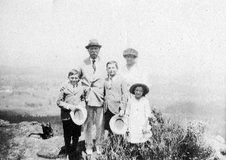 Arthur Conan Doyle and his family at the Blue Mountains, Australia, January 1921