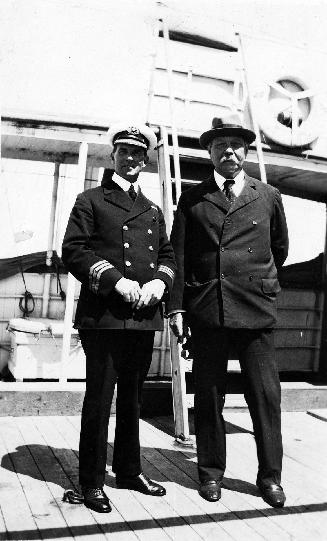 Arthur Conan Doyle with Captain Lewellin, R