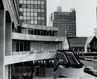 Canada - Ontario - Toronto - Buildings - Colonnade