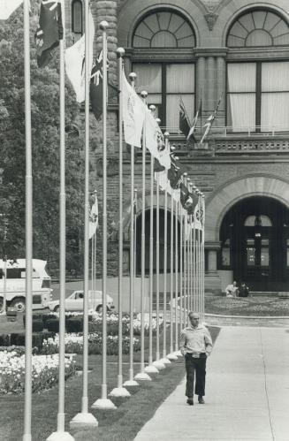 Gauche: Reader says the flags lining the walkway leading to the Legislature building must have been inspired by a visit to Canada's Wonderland