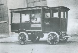 Canada - Ontario - Toronto - Buildings - Robert Simpson's - Delivery