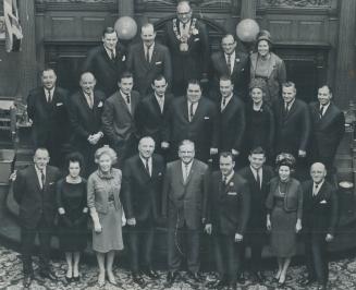 Toronto's new council ready for work, Toronto's 1965 council poses at yesterday's inauguration