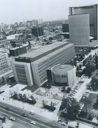 Aerial view of new courthouse on University Ave