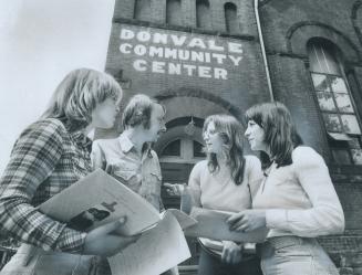 Birth Control clinic at Don Vale Community Centre is staffed by volunteer workers who knock on doors in the low-income neighborhood to tell women that(...)