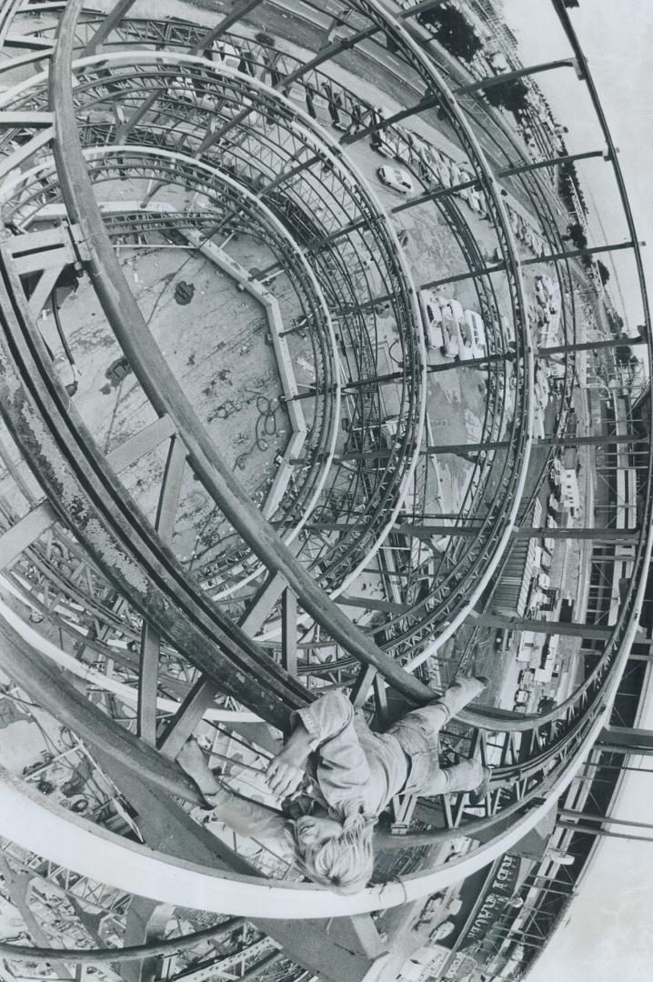 How to look down on the ex, A huge new thrill ride will have passengers shrieking when the Canadian National Exhibition opens next Wednesday