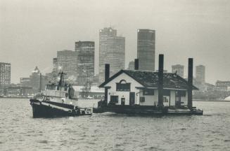 Old Ferry station sails to new home, The historic city ferry station, formerly used by the Royal Canadian Yacht Club, sails off yesterday, leaving its(...)