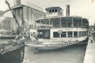 Sidewheeler Trillium to blossom again, Trillium, a 63-year-old ferry that resembles the old Mississippi sidewheelers, is being restored at a cost of $(...)