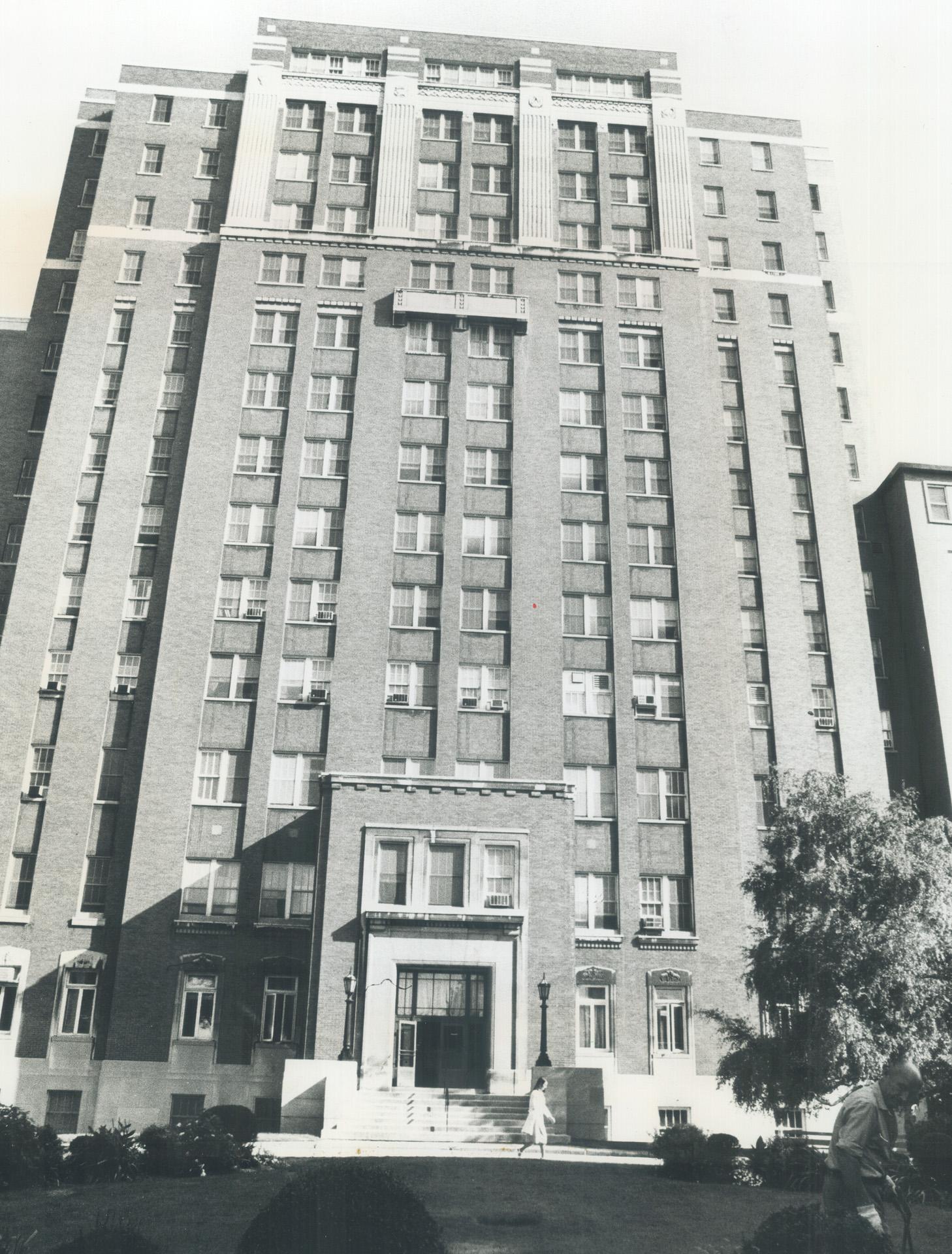 Main pavilion of Toronto Western Hospital was built with money ...