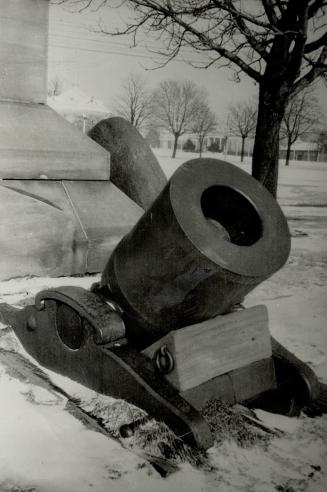 Old-time mortar, cast in 1856, on the site of old Fort Rouille, Exhibition Park, Toronto