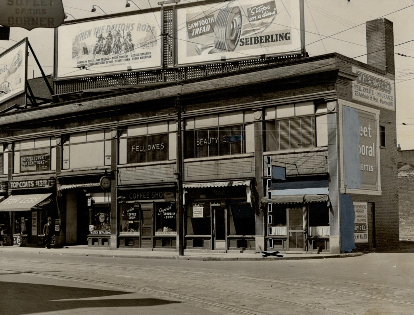 Held-up, he jumped. Morris Lenick took the dotted-line route out of his second-storey office window on Dundas Sq. when two men appeared and presented (...)