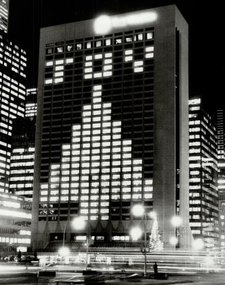 Towering best wishes. The Westin Hotel on Queen St. at University Ave. is offering a Christmas message as well as traditional hospitality between now (...)