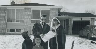 Stu and Ann Morrison and their two children needed a place to live in Metro, so they bought his home in Coronation Park for $25,235. 'It's a costing u(...)