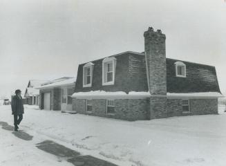 The more affluent can buy homes ranging from $42,200 to $52,900 in Seneca Hills on the west side of Woodbine Ave