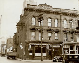 Strathcona Hotel at South east corner of York and Pearl was and store and restaurant