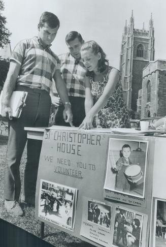 Social agencies recruit students as volunteer workers