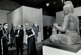 Mrs. Vanier Gazes in awe at imposing figure of Buddha