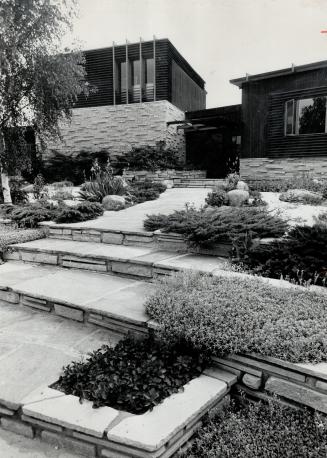 A Frank Lloyd Wright type of house in suburbia
