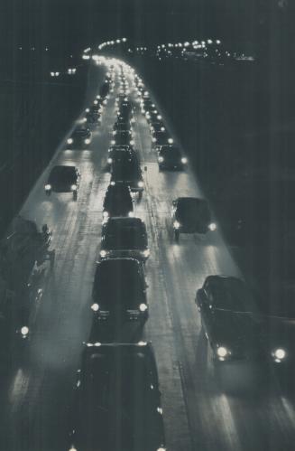 Thanksgiving exodus. Streaming out of Metro last night, lane after lane of cars jammed every highway leading from the city as Toronto residents took t(...)