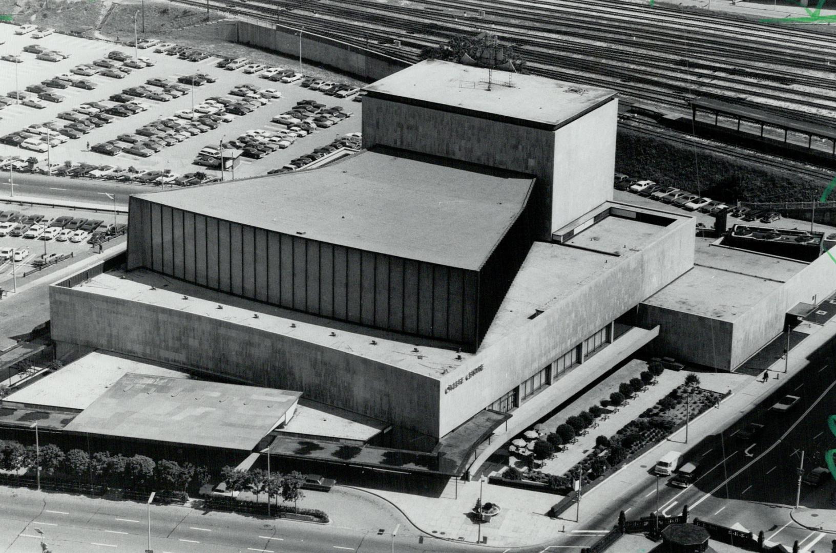 Canada - Ontario - Toronto - Theatres - O'Keefe Centre