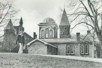 Square Tower topped with an orange dome on a hill just south of Hart House on the University of Toronto campus, recalls an early astronomer and geogra(...)