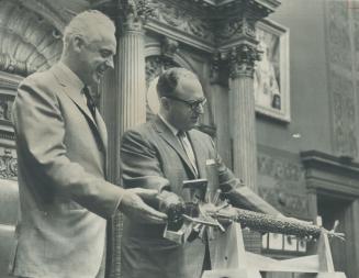 $3,000 Mace presented to york U