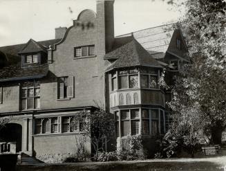 Sir John Willison home sold. Above is a photograph of the home of the late Sir John Willison, at 10 Elmsley place, Toronto, which in real estate circl(...)
