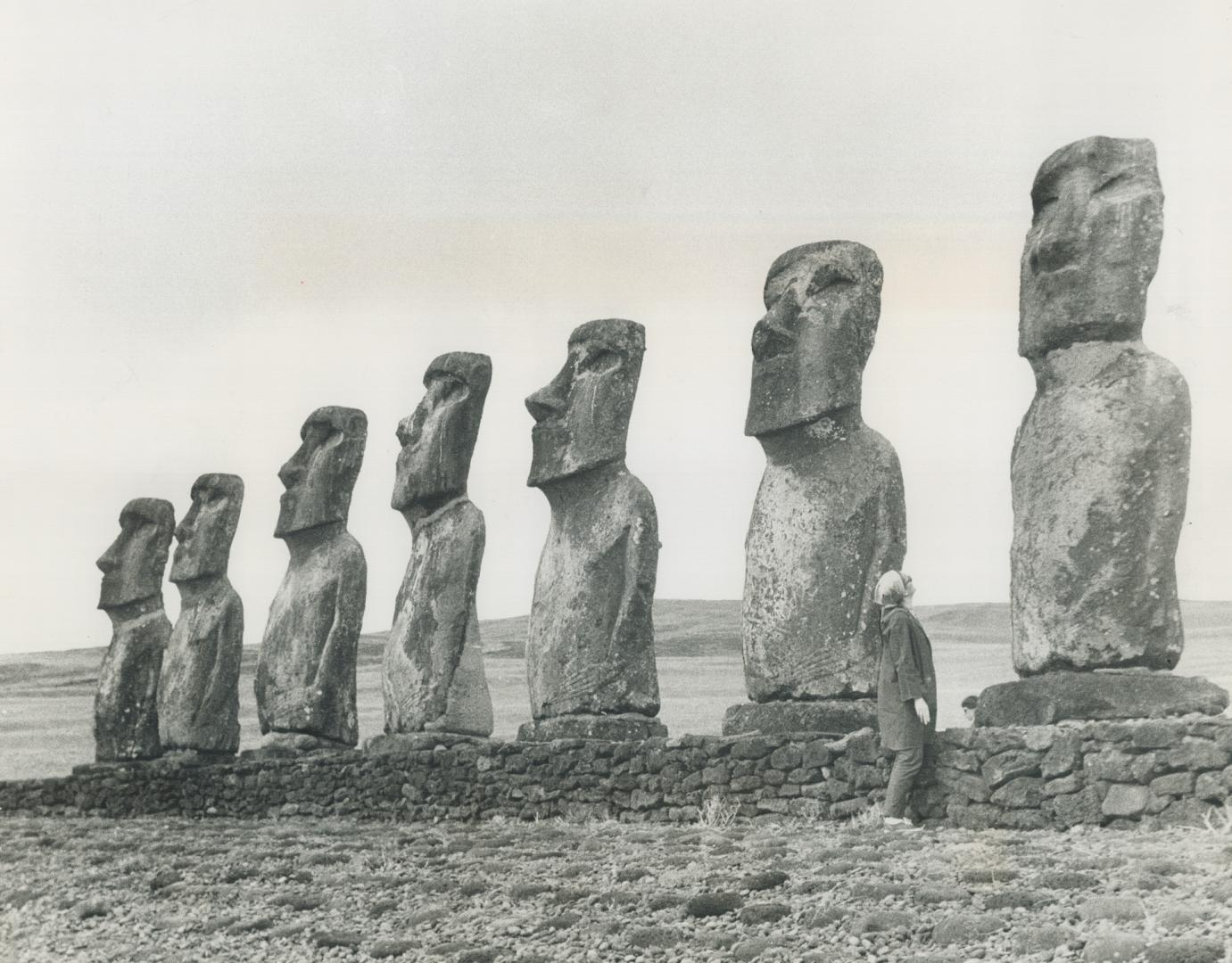 Like Seven Grim Guards these statues stand at Ahu Akivi on Easter Island, staring out over a wide and empty valley as if awaiting the return of their (...)
