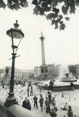 Nelson's Column supports anti-apartheid protest, Foes of apartheid take their protest to the top