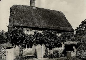 Pretty thatched cottages are still common in rural England