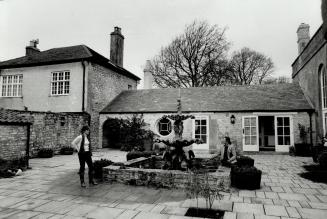 Here are three of the historic inns in Britain that offer rooms and meals to travellers who want to pamper themselves in historic surroundings. [Incomplete]