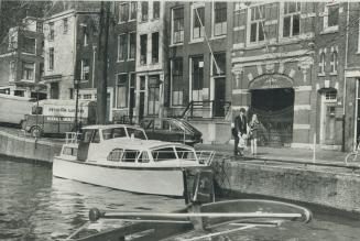 Amsterdam canal trips are one of the pleasant attractions of Holland and the city has plenty of other attractions for visitors. But a tourist who does(...)