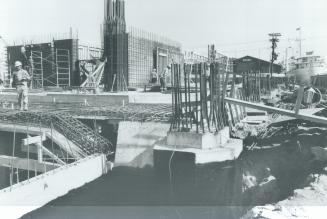 Canada - Ontario - Toronto - Toronto Star - Buildings - 1 Yonge St - Construction - 1970 - Jan to June