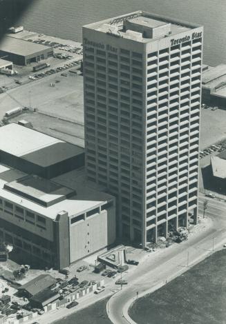 Canada - Ontario - Toronto - Toronto Star - Buildings - 1 Yonge St - Exterior