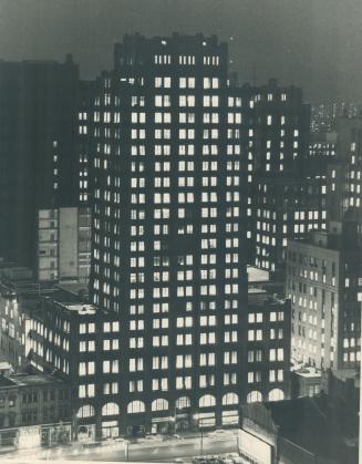 Canada - Ontario - Toronto - Toronto Star - Buildings - 80 King St W - Exterior