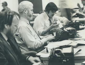A central theme of the conference of 330 journalists in Ottawa last weekend was newsroom control - the demand of the younger journalist in Canada for (...)