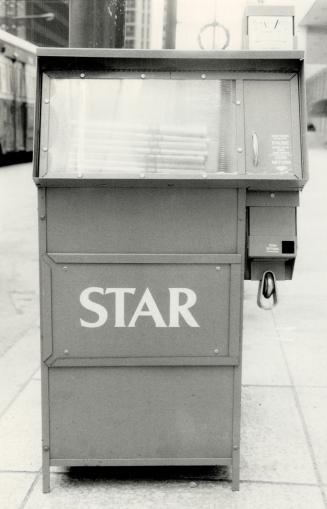 Canada - Ontario - Toronto - Toronto Star - Newspaper Boxes and Newspapers