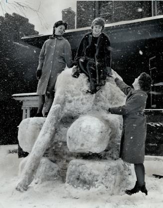 Iced up Elephant, As part of the University of Toronto's Winter Carnival Weekend, the various sororities and fraternities are taking part in a snow sculpture contest sponsored by The Daily Star