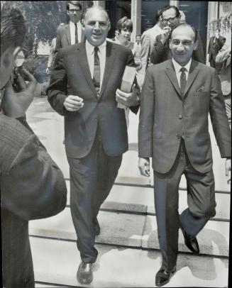 Leaving courthouse after testifying at the judicial enquiry into the behavior of two Toronto, magistrates, key witness at the hearing Vince Alexander (...)